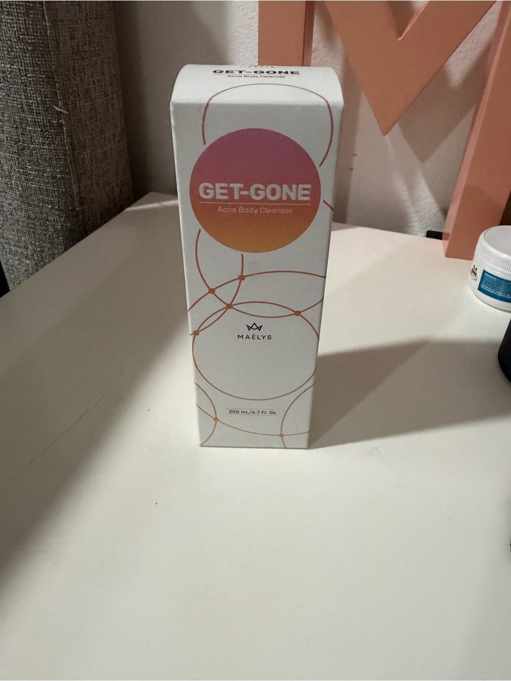 Maelys GET-GONE Acne Body Cleanser — White & Pink